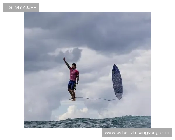 冲浪男选手和海豚一起冲浪成绝美画